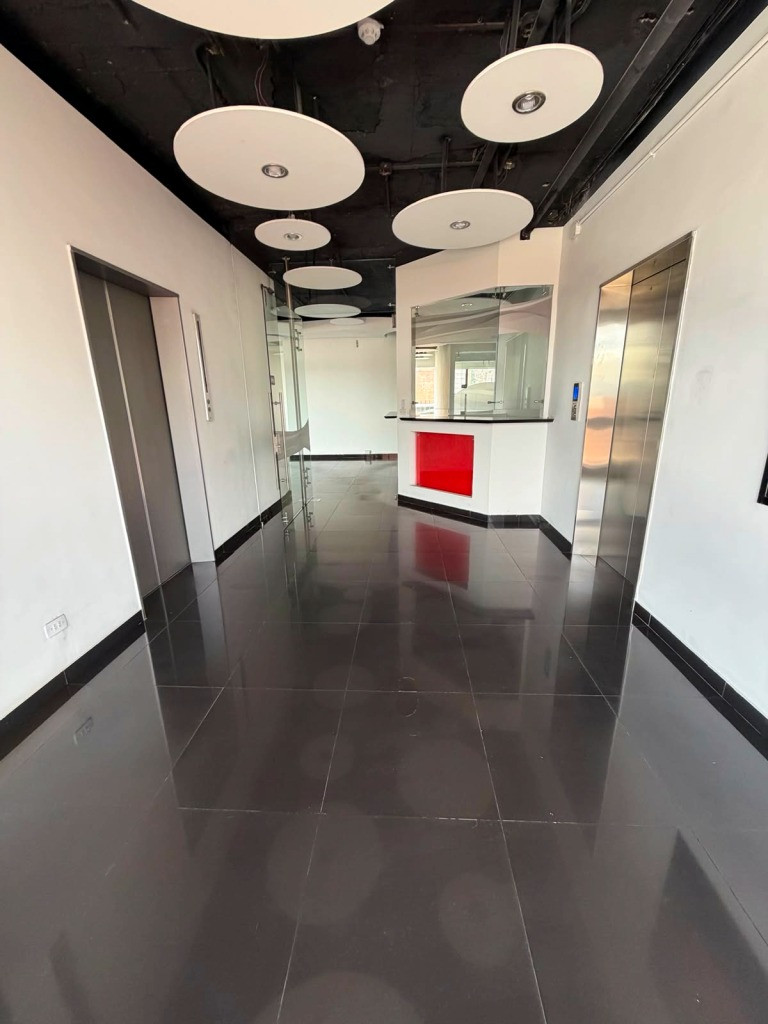 Office for rent in Quinta camacho, Bogotá