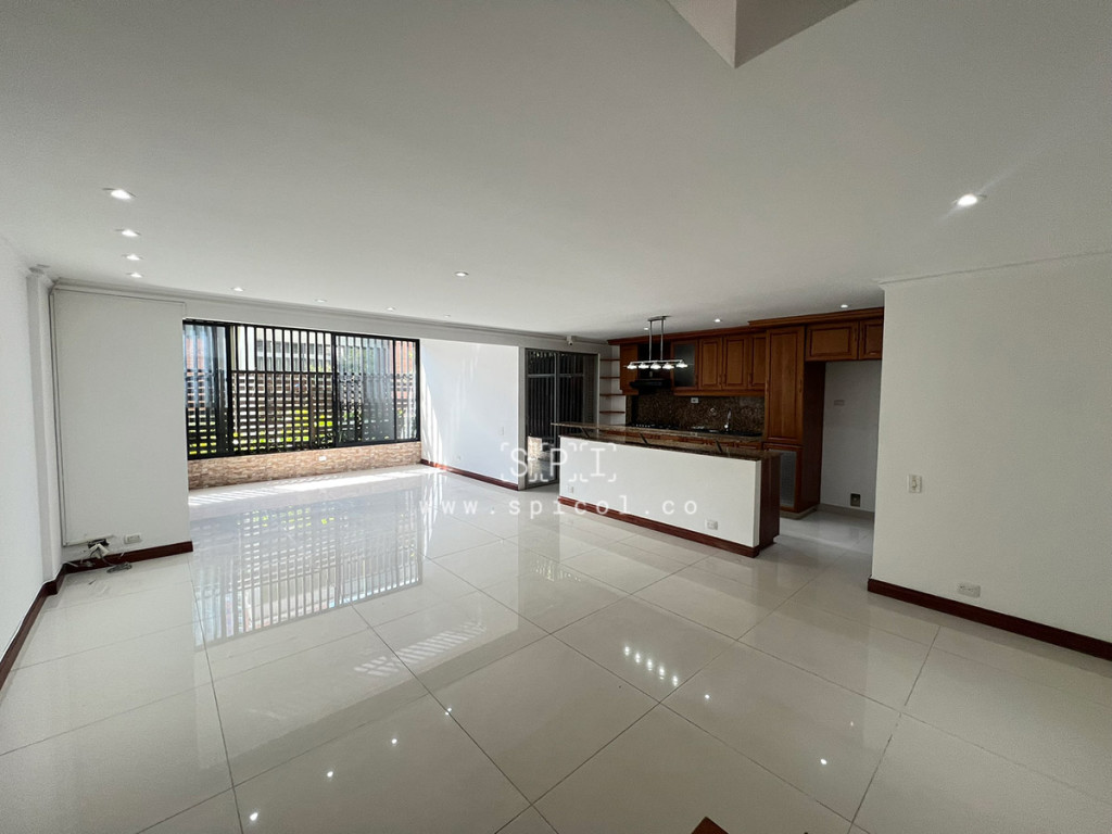Casa en Arriendo en Altos del poblado, Medellín