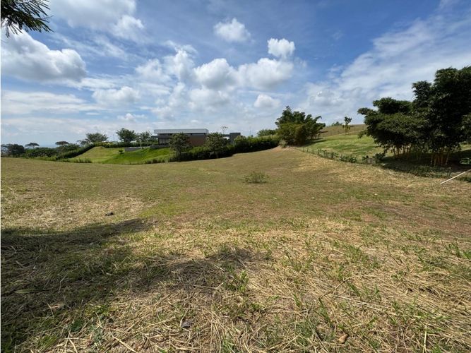Lote en venta en La Riverita, Cali, 4564 m² · foto 2 de 8