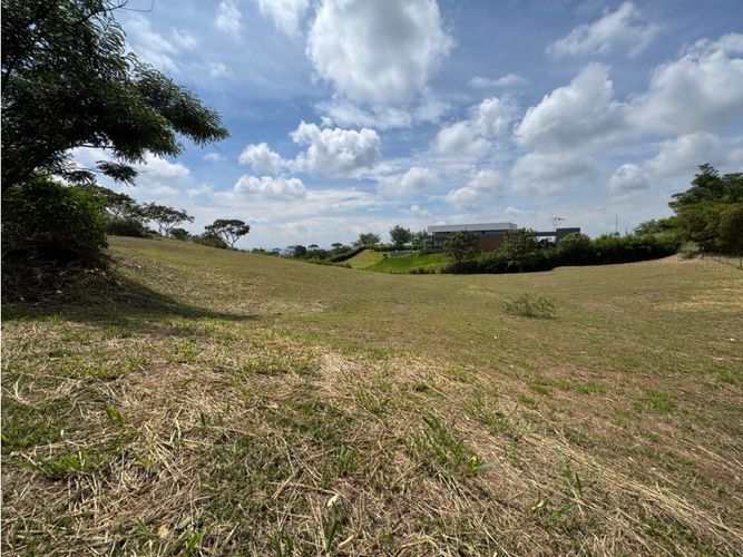 Lote en venta en La Riverita, Cali, 4564 m² · foto 3 de 8