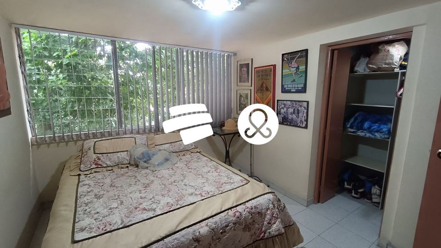 Apartamento de 5 alcobas en venta en Laureles, Medellín, 90 m² · foto 10 de 13