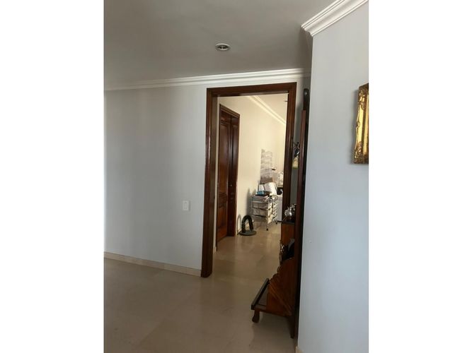 Apartamento de 3 alcobas en arriendo en Normandia, Cali, 310 m² · foto 23 de 24