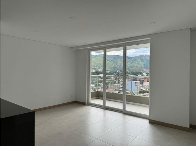 Apartamento en venta en La Flora, Cali · foto 2 de 10
