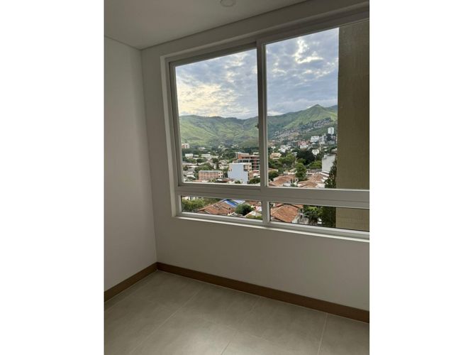 Apartamento en venta en La Flora, Cali · foto 3 de 10