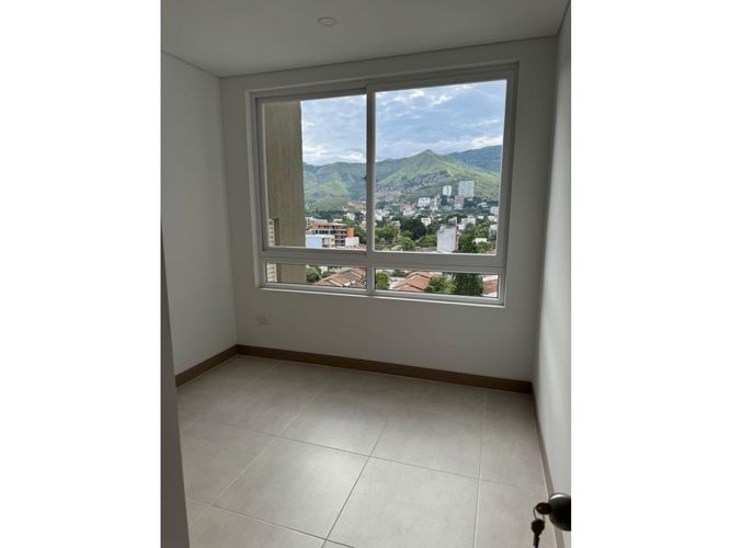 Apartamento en venta en La Flora, Cali · foto 4 de 10