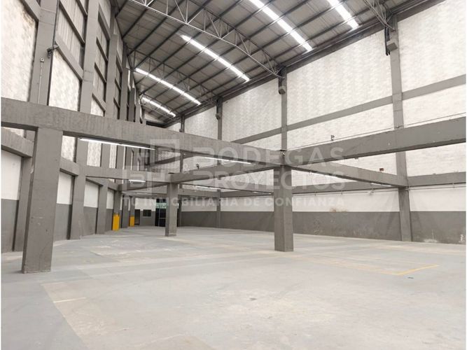 Bodega en arriendo en La Tablaza, La Estrella, 2530 m² · foto 4 de 11