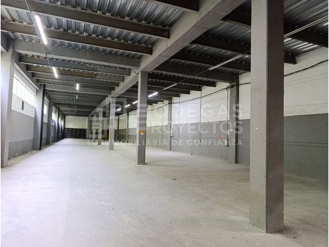 Bodega en arriendo en La Tablaza, La Estrella, 2530 m² · foto 5 de 11