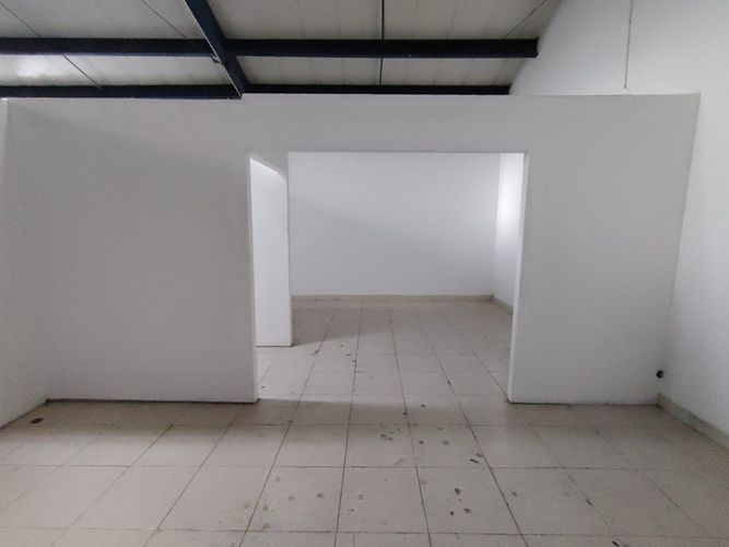 Bodega en arriendo en Miranda, Medellín, 280 m² · foto 14 de 17