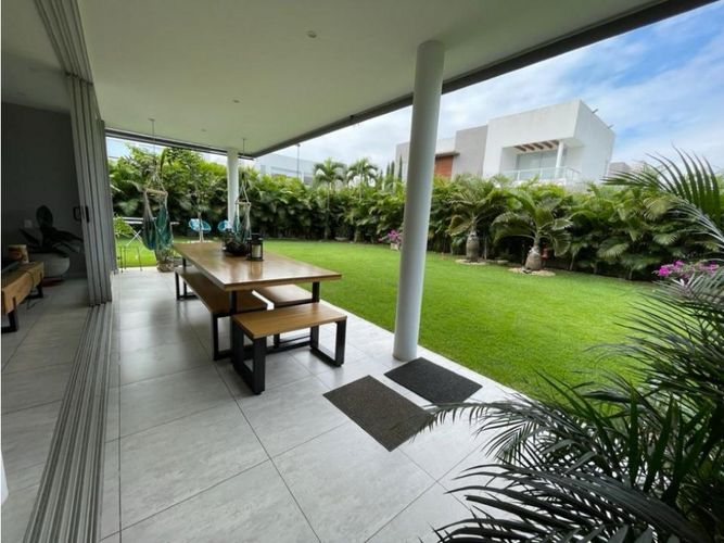 Casa de 3 alcobas en venta en Pance, Cali, 297 m² · foto 2 de 24