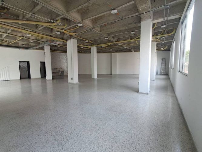 Local en arriendo en Laureles, Medellín, 205 m² · foto 5 de 12