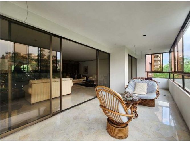 Apartamento de 3 alcobas en venta en Santa Teresita, Cali, 350 m² · foto 4 de 17