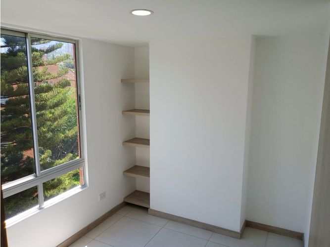 Apartamento de 4 alcobas en venta en Uribe Angel, Envigado, 140 m² · foto 9 de 22