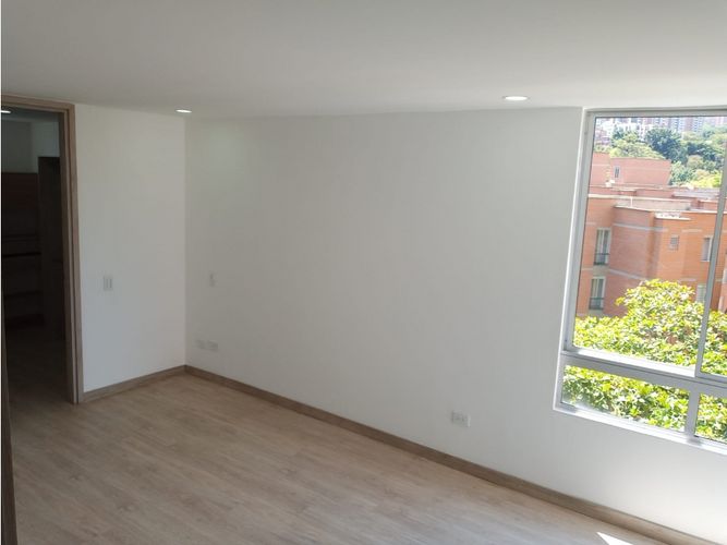 Apartamento de 4 alcobas en venta en Uribe Angel, Envigado, 140 m² · foto 14 de 22