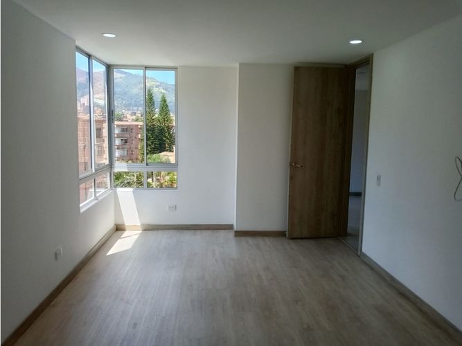 Apartamento de 4 alcobas en venta en Uribe Angel, Envigado, 140 m² · foto 15 de 22
