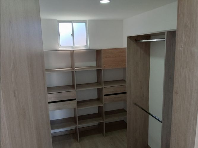 Apartamento de 4 alcobas en venta en Uribe Angel, Envigado, 140 m² · foto 16 de 22