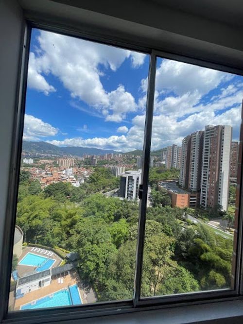 Apartamento de 3 alcobas en arriendo en Loma De Los Bernal, Medellín, 80 m² · foto 14 de 19