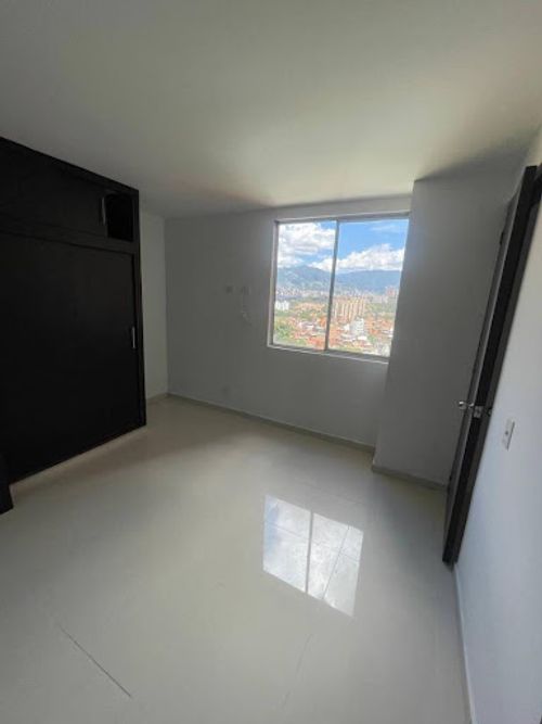 Apartamento de 3 alcobas en arriendo en Loma De Los Bernal, Medellín, 80 m² · foto 17 de 19