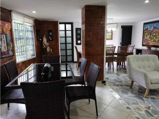 Apartamento de 3 alcobas en venta en Normandia, Cali, 184 m² · foto 2 de 22