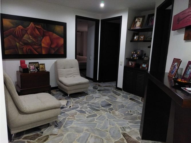 Apartamento de 3 alcobas en venta en Normandia, Cali, 184 m² · foto 7 de 22