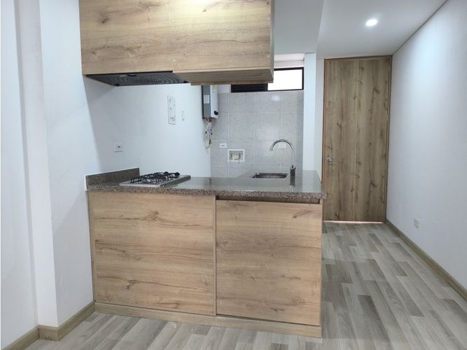 Apartaestudio en venta en La Candelaria, Bogotá, 45 m² · foto 3 de 14