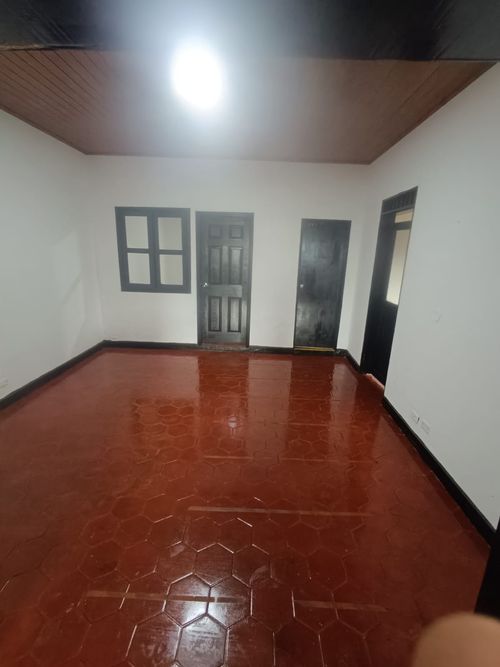 Casa de 6 alcobas en arriendo en Santana, Dosquebradas · foto 12 de 16