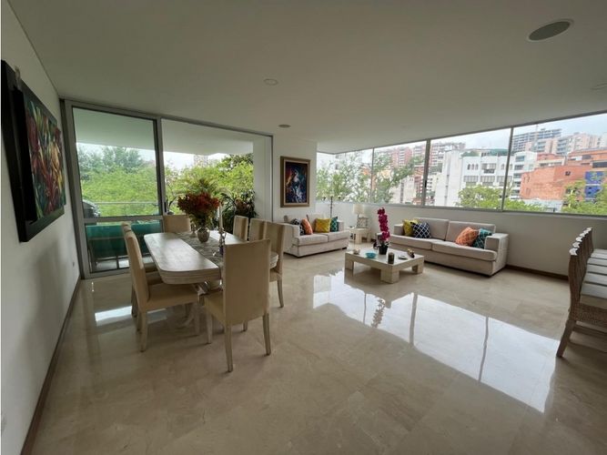 Apartamento de 3 alcobas en venta en Santa Rita, Cali, 228 m² · foto 2 de 24