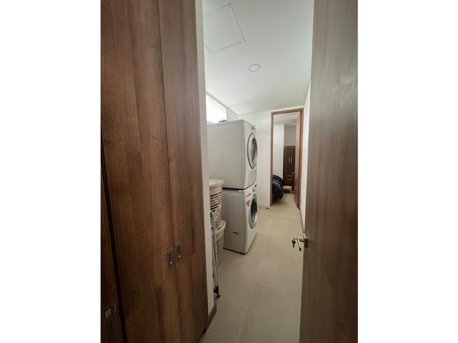 Apartamento de 3 alcobas en venta en Santa Rita, Cali, 228 m² · foto 4 de 24