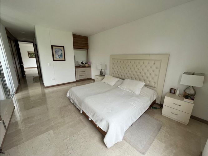 Apartamento de 3 alcobas en venta en Santa Rita, Cali, 228 m² · foto 5 de 24