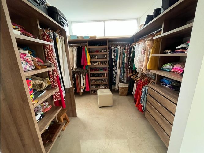 Apartamento de 3 alcobas en venta en Santa Rita, Cali, 228 m² · foto 10 de 24