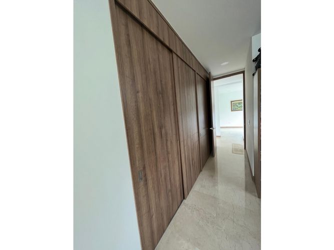 Apartamento de 3 alcobas en venta en Santa Rita, Cali, 228 m² · foto 19 de 24
