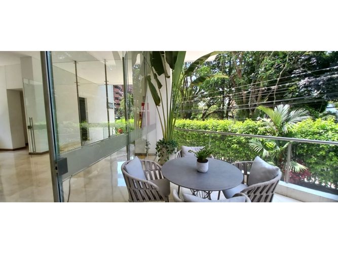 Apartamento de 3 alcobas en venta en Santa Rita, Cali, 228 m² · foto 23 de 24