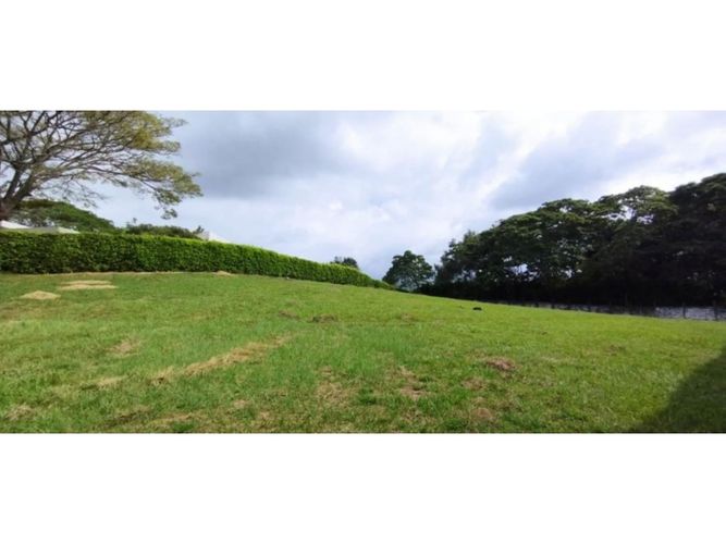 Lote en venta en Pance, Cali, 2075 m² · foto 3 de 6