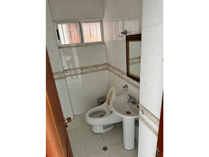 Casa de 4 alcobas en venta en Cañasgordas, Cali, 243 m² · foto 2 de 21