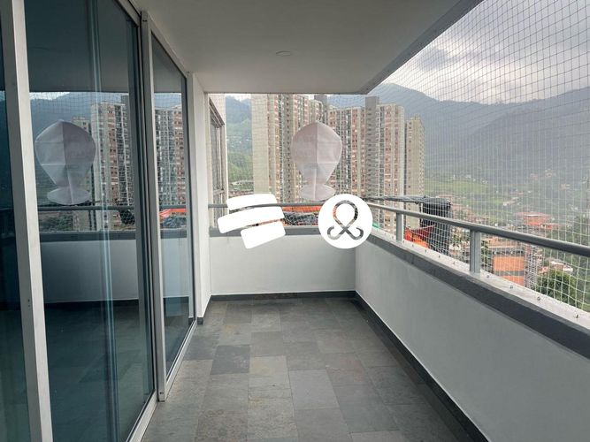 Apartamento de 3 alcobas en venta en Las Lomitas, Sabaneta, 121 m² · foto 19 de 21