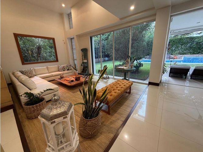 Casa de 4 alcobas en venta en Pance, Cali, 560 m² · foto 2 de 16