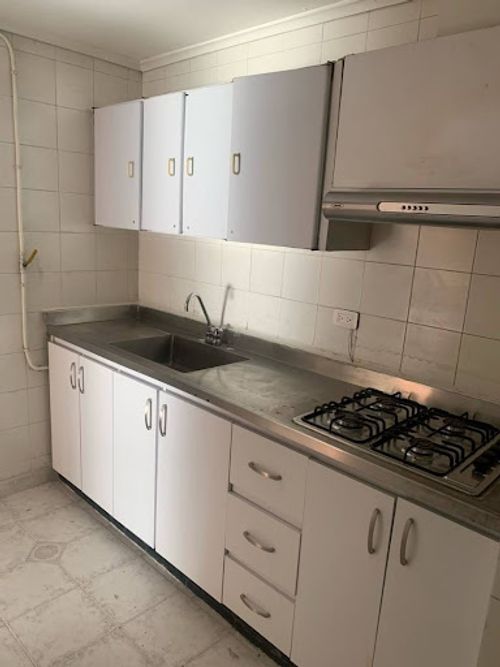 Apartamento de 2 alcobas en arriendo en Patio Bonito, Medellín, 115 m² · foto 17 de 24