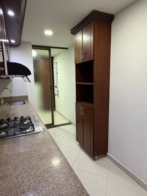 Apartamento en arriendo en La Pilarica, Medellín, 90 m² · foto 6 de 15