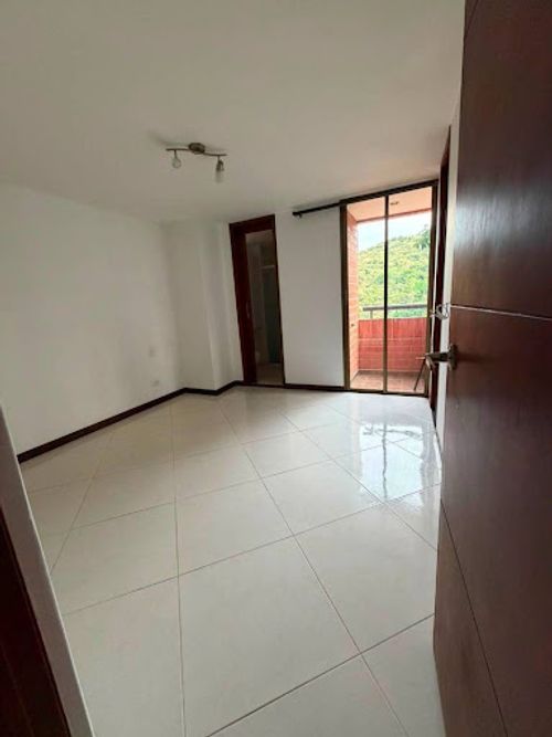 Apartamento en arriendo en La Pilarica, Medellín, 90 m² · foto 11 de 15