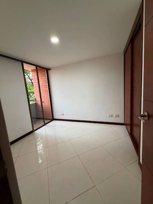 Apartamento en arriendo en La Pilarica, Medellín, 90 m² · foto 14 de 15