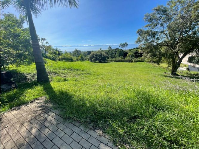 Lote en venta en Pance, Cali, 4216 m² · foto 2 de 3