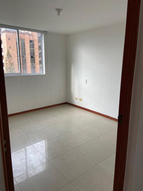 Apartamento de 2 alcobas en arriendo en Lalinde, Medellín, 68 m² · foto 3 de 21