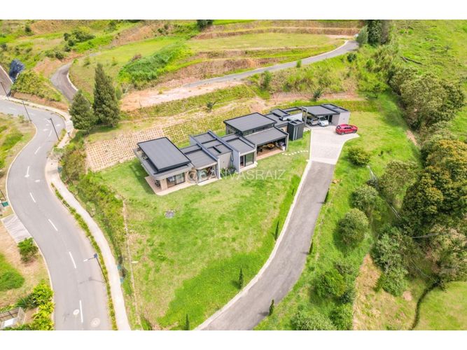 Casa de 3 alcobas en arriendo en Sajonia, Rionegro, 280 m² · foto 18 de 19
