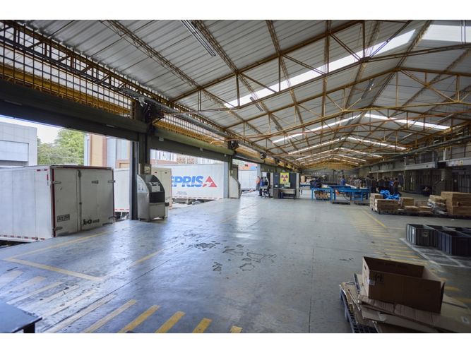 Bodega en arriendo en San Pablo Guayabal, Medellín, 3397 m² · foto 4 de 18