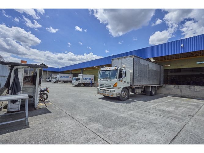 Bodega en arriendo en San Pablo Guayabal, Medellín, 3397 m² · foto 8 de 18