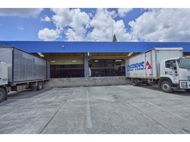 Bodega en arriendo en San Pablo Guayabal, Medellín, 3397 m² · foto 9 de 18