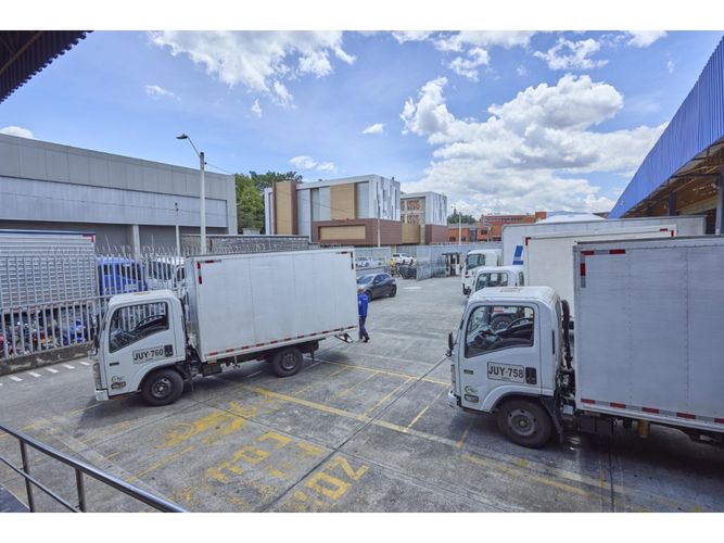 Bodega en arriendo en San Pablo Guayabal, Medellín, 3397 m² · foto 10 de 18