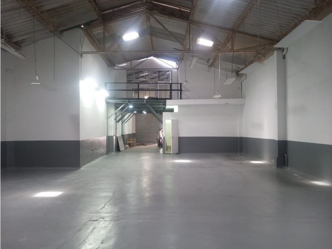 Bodega en venta en Pilsen, Itagüí, 340 m² · foto 5 de 9
