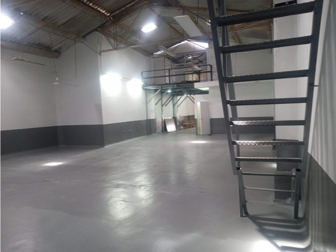 Bodega en venta en Pilsen, Itagüí, 340 m² · foto 6 de 9