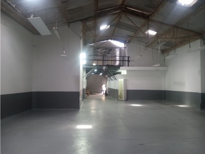 Bodega en venta en Pilsen, Itagüí, 340 m² · foto 7 de 9