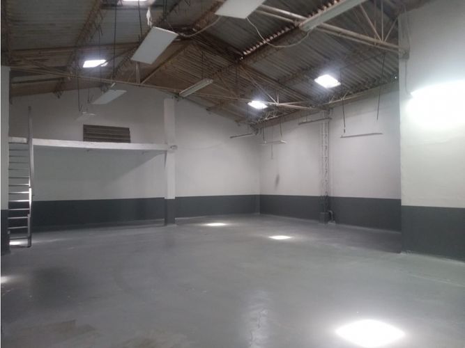 Bodega en venta en Pilsen, Itagüí, 340 m² · foto 8 de 9
